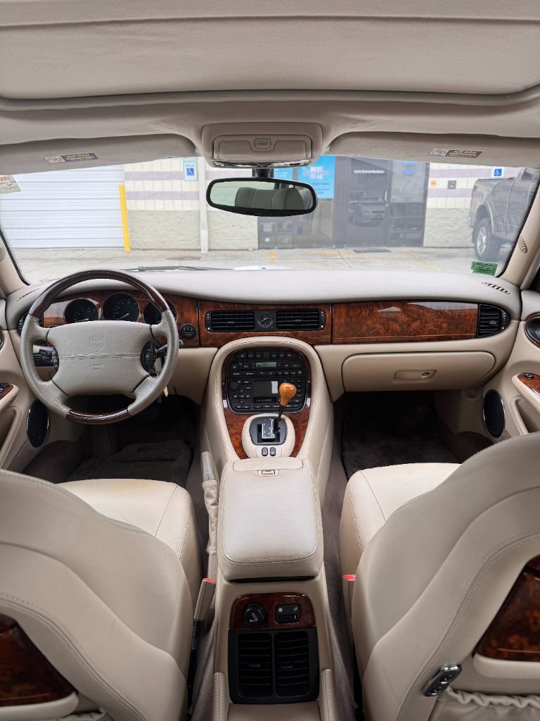 Used 2001 Jaguar XJ Vanden Plas image 14