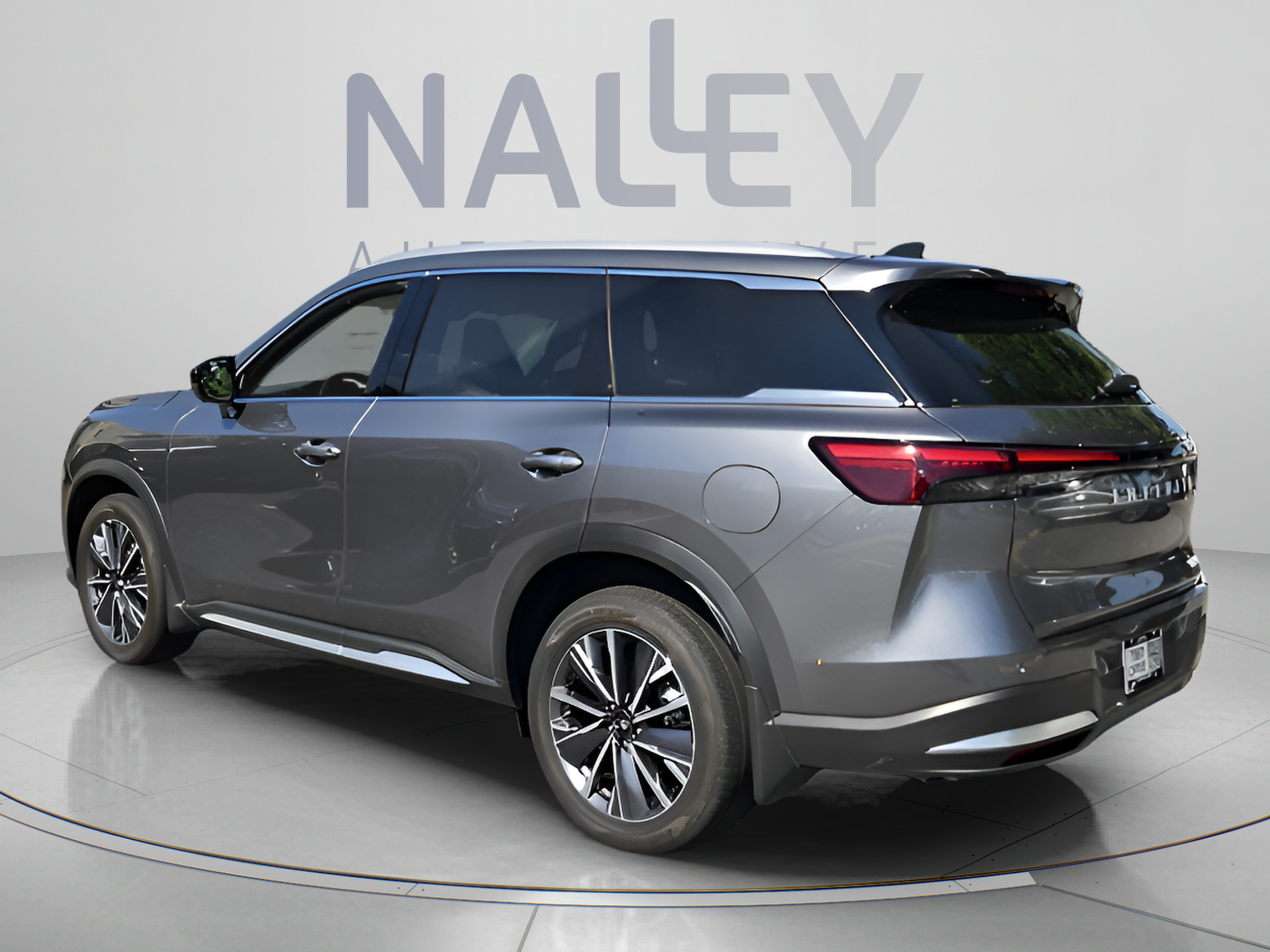 Used 2026 INFINITI QX60 Luxe w/ Family Package AWD/4WD image 3