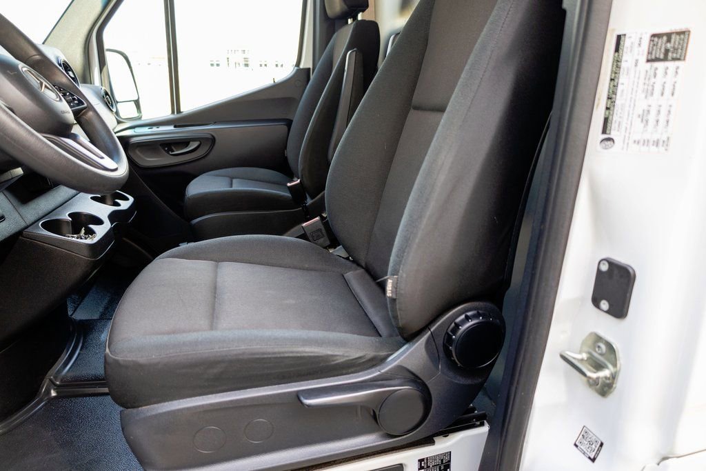 Used 2024 Mercedes-Benz Sprinter 2500 w/ Acoustic Package image 10