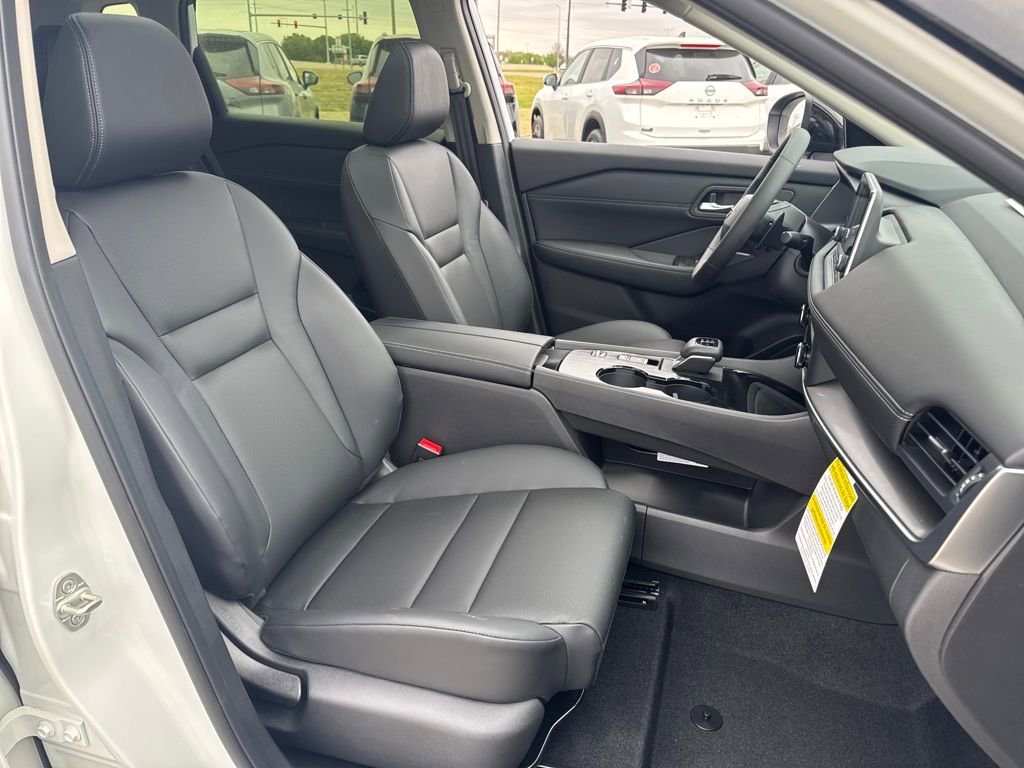New 2026 Nissan Rogue SV image 10