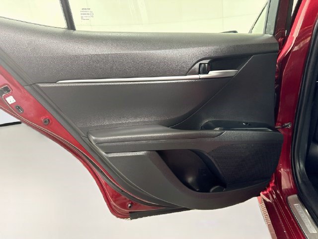 Used 2018 Toyota Camry LE w/ Convenience Package FWD image 25