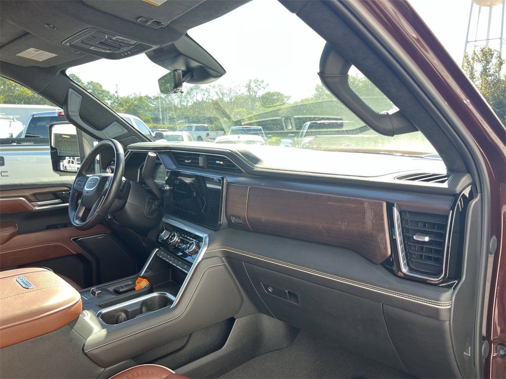 Used 2024 GMC Sierra 3500 Denali Ultimate image 27
