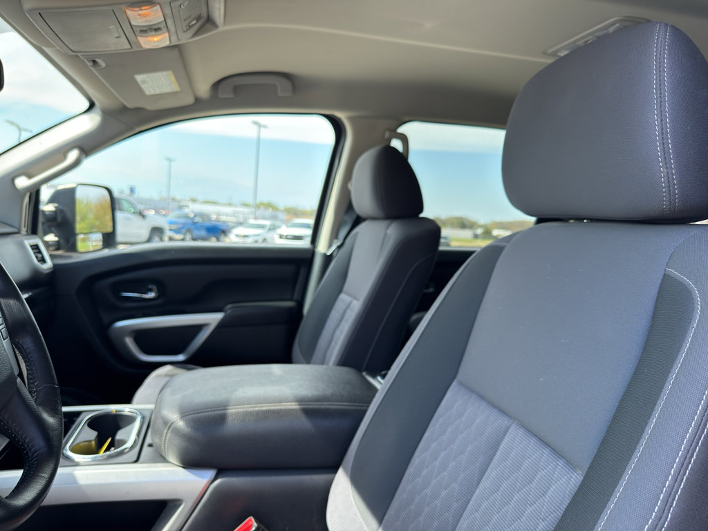Used 2020 Nissan Titan SV w/ SV Convenience Package AWD/4WD image 27