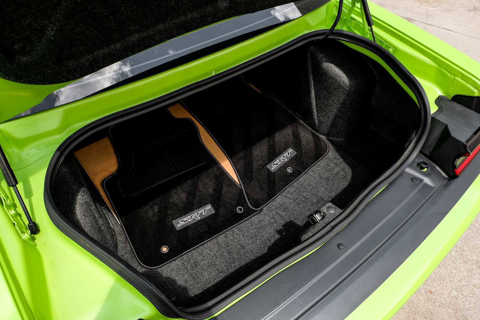 Used 2015 Dodge Challenger SRT Hellcat RWD image 47