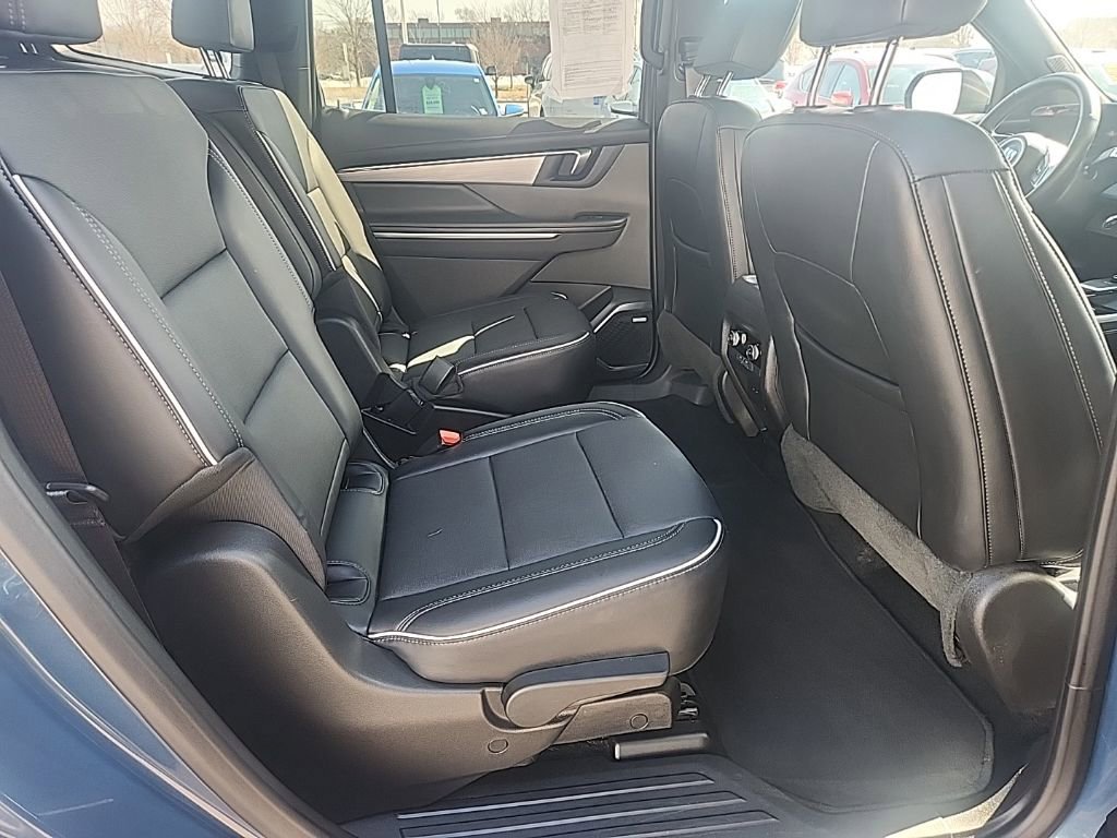 Used 2025 Buick Enclave Preferred image 13