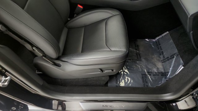 Used 2026 Tesla Model Y 2WD image 33