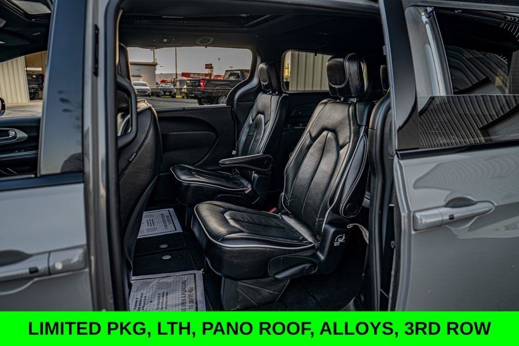 Used 2025 Chrysler Pacifica Limited FWD image 16