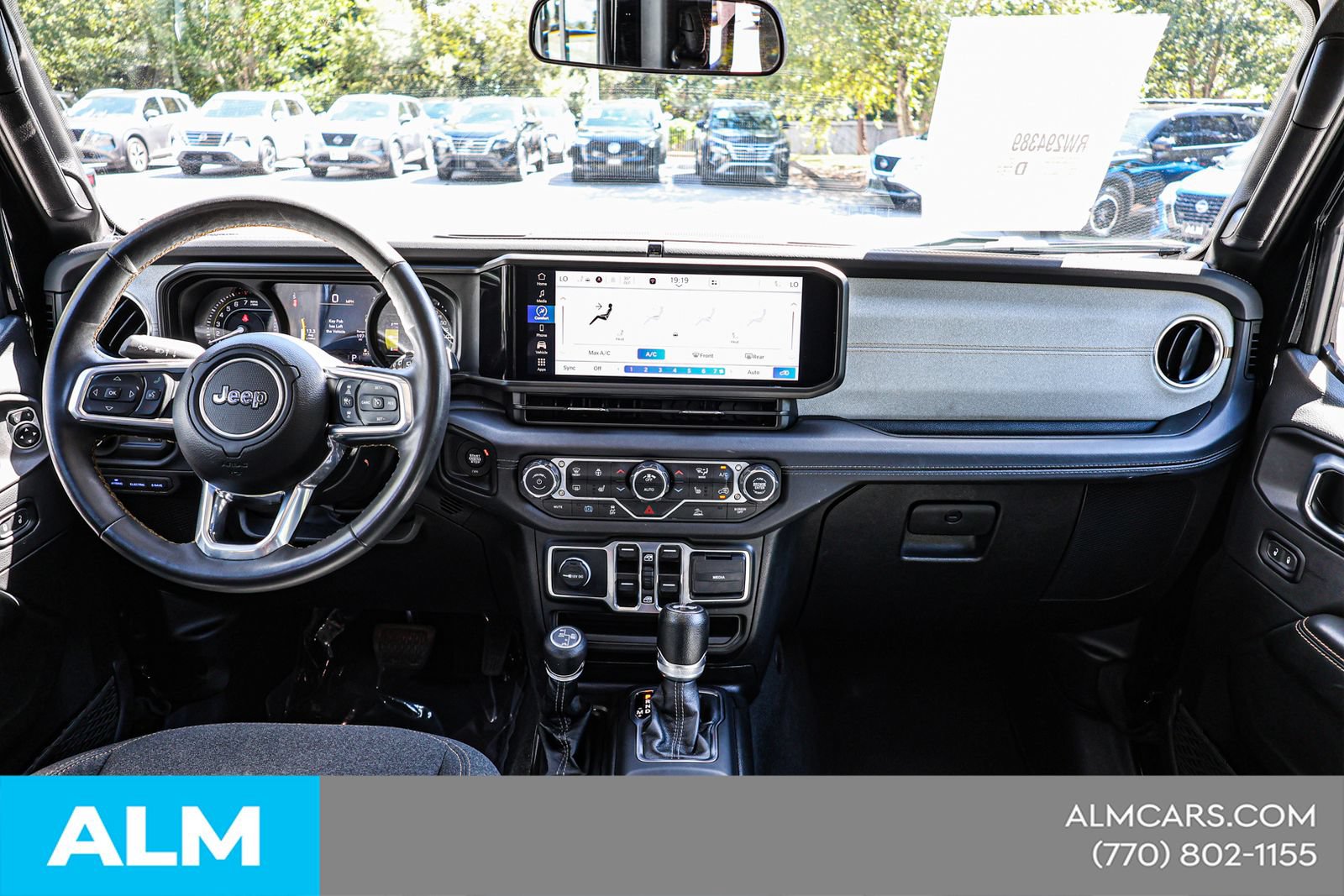 Used 2024 Jeep Wrangler Unlimited Sahara AWD/4WD image 23