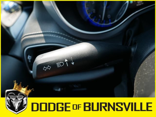 Used 2025 Chrysler Pacifica Limited FWD image 31