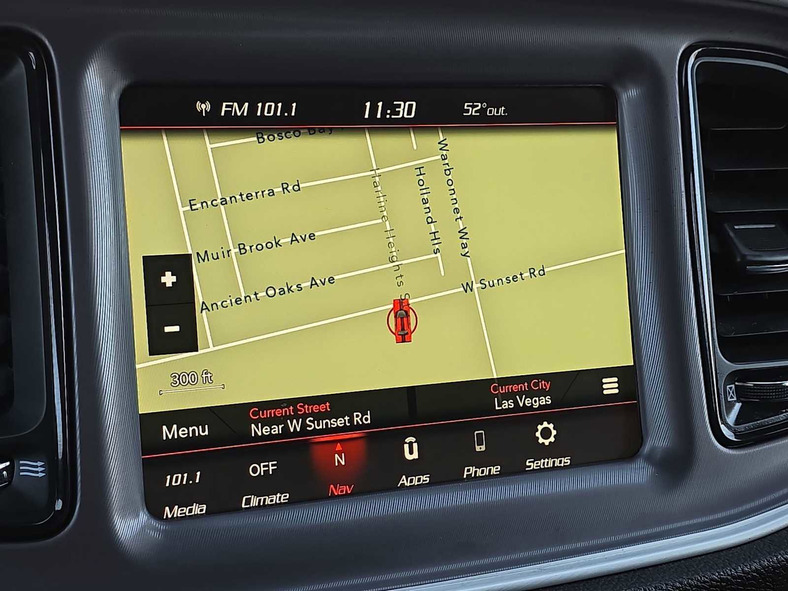 Used 2022 Dodge Challenger SXT image 26