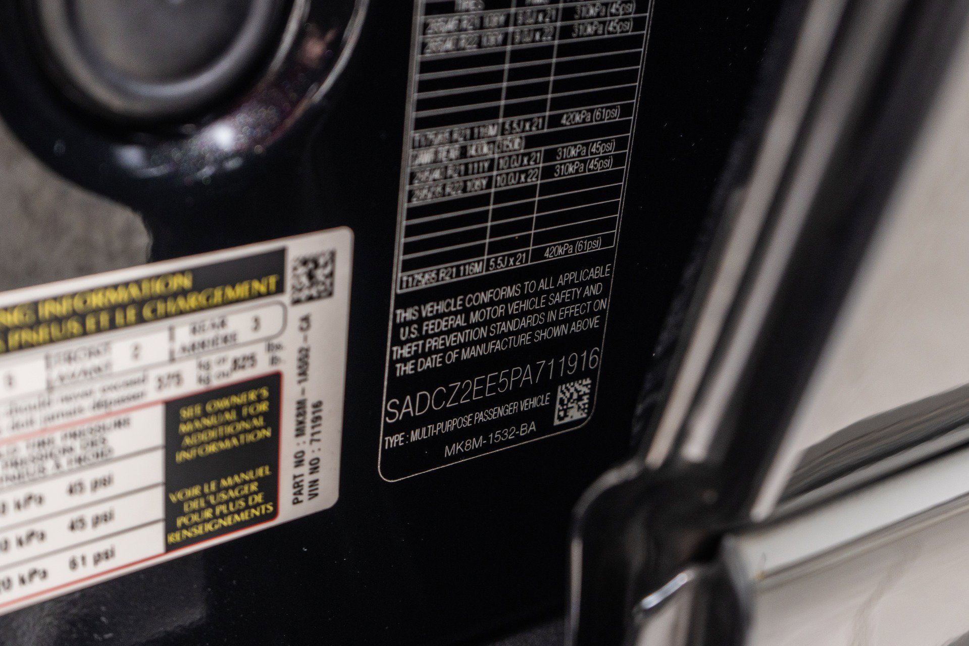 Used 2023 Jaguar F-PACE SVR image 20