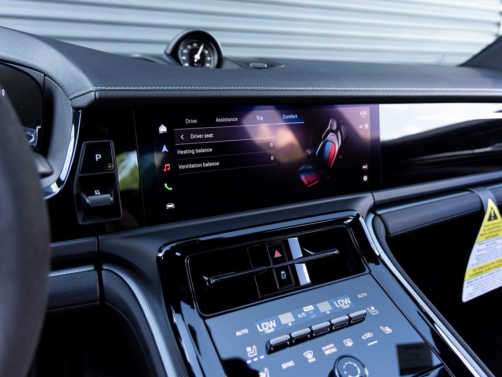 Used 2025 Porsche Panamera 4 image 16