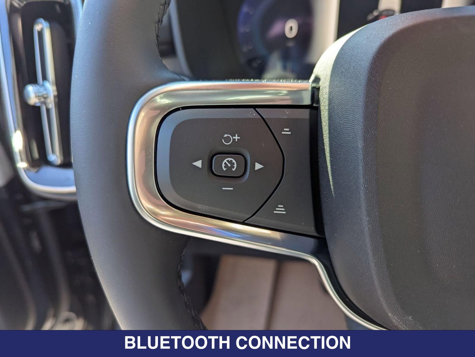 New 2025 Volvo XC40 B5 Plus w/ Protection Package Premier AWD/4WD image 12