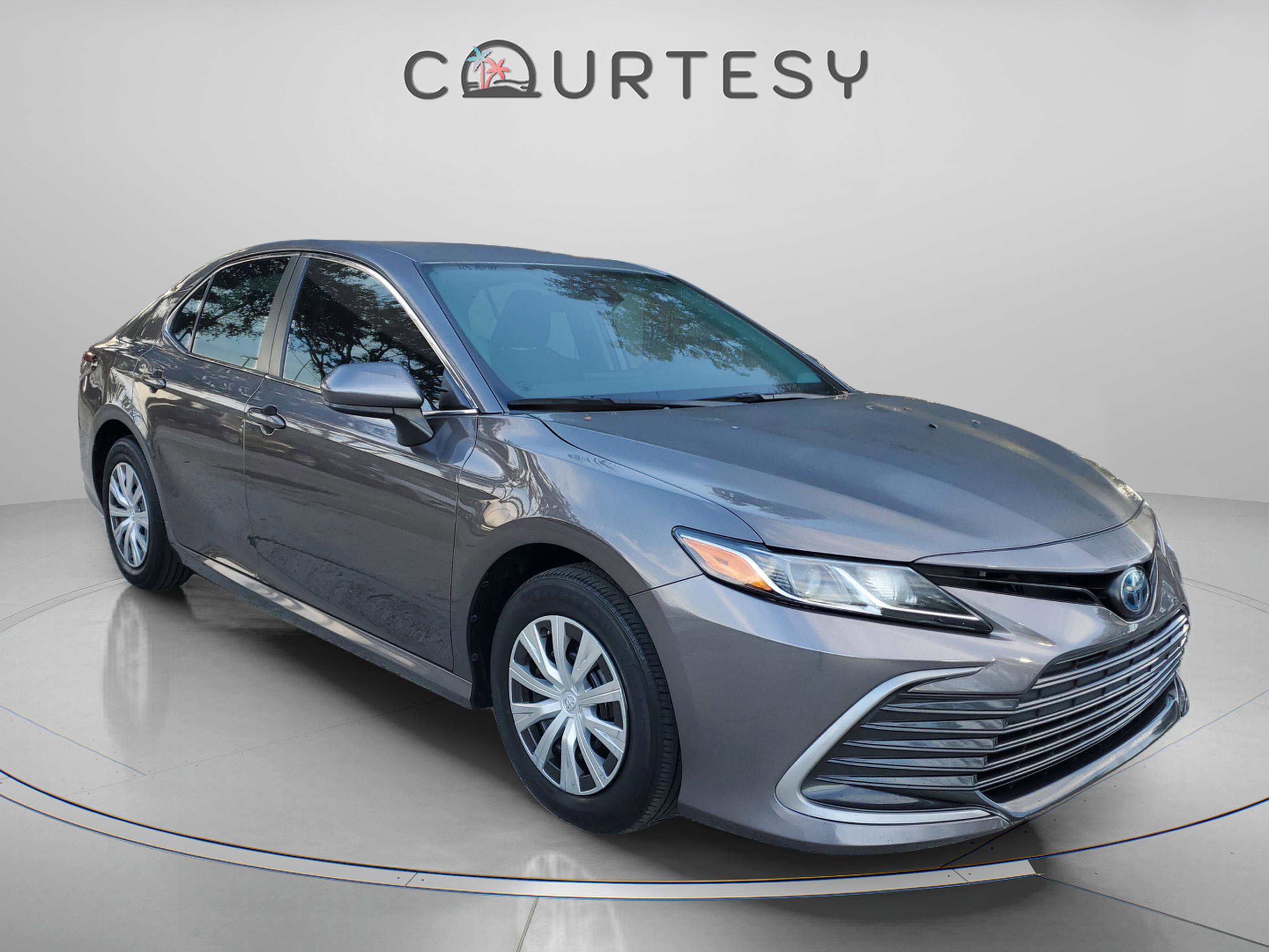 Used 2022 Toyota Camry LE image 6