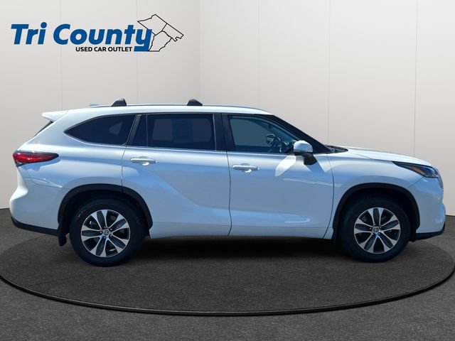 Used 2023 Toyota Highlander XLE FWD image 7