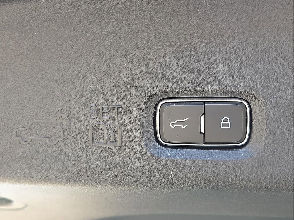 New 2026 Lincoln Navigator L Premier image 10