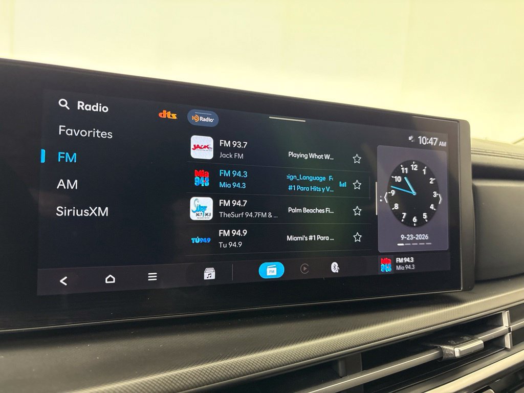 Used 2025 Hyundai Santa Fe SEL FWD image 31