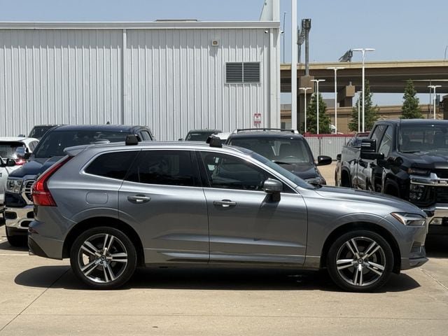 Used 2021 Volvo XC60 T5 Momentum w/ Advanced Package AWD/4WD image 3