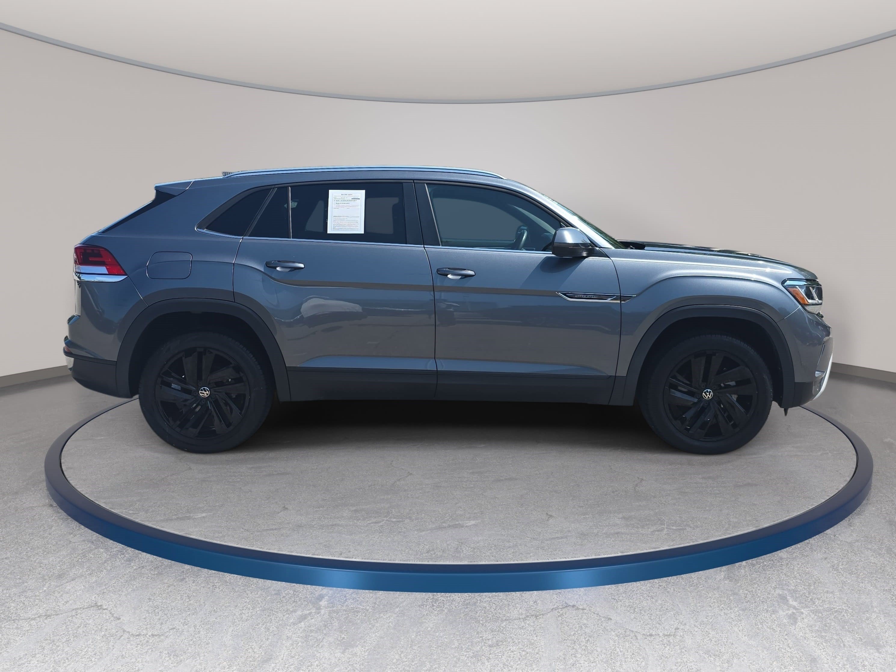 Used 2023 Volkswagen Atlas Cross Sport SE w/ Panoramic Sunroof Package FWD image 4