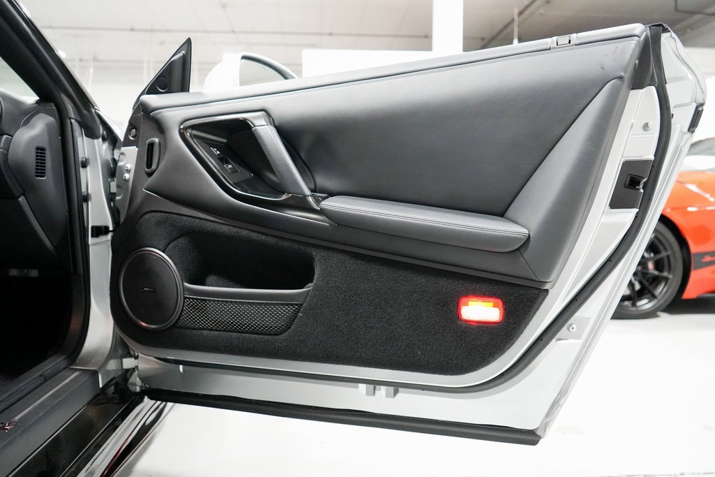 Used 2020 Nissan GT-R Premium image 21