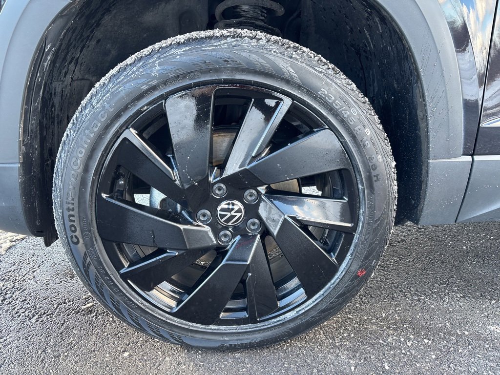 Used 2024 Volkswagen Taos SEL image 9