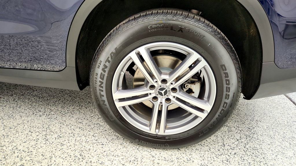 Used 2022 Mercedes-Benz GLC 300 4MATIC w/ Premium Package Lite image 9