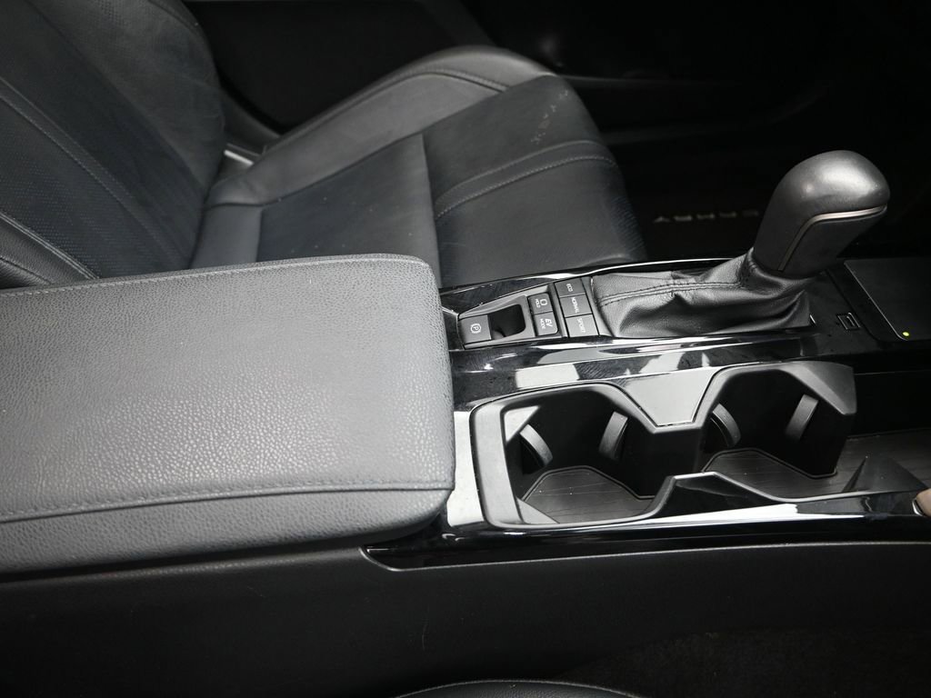 Used 2025 Toyota Camry XSE w/ Premium Plus Package image 27