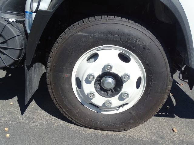 Used 2023 Isuzu NPR image 5