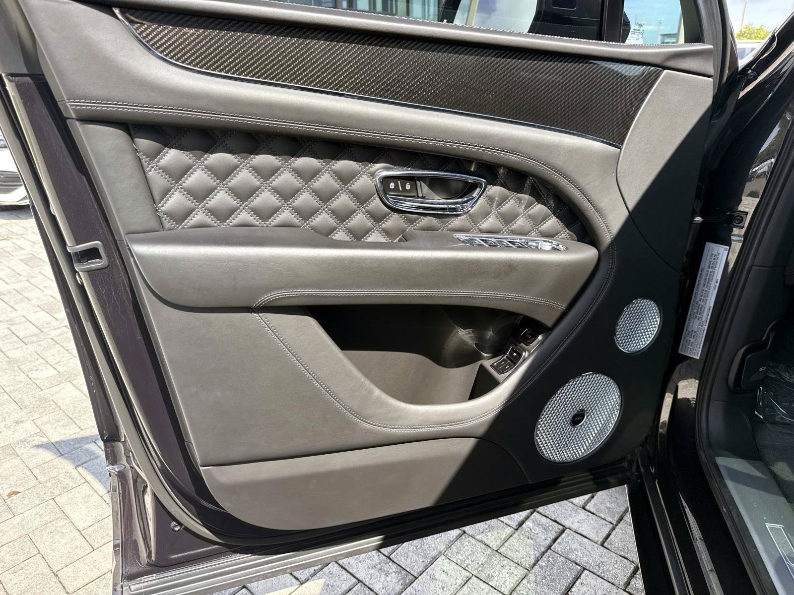 Used 2022 Bentley Bentayga Speed AWD/4WD image 16
