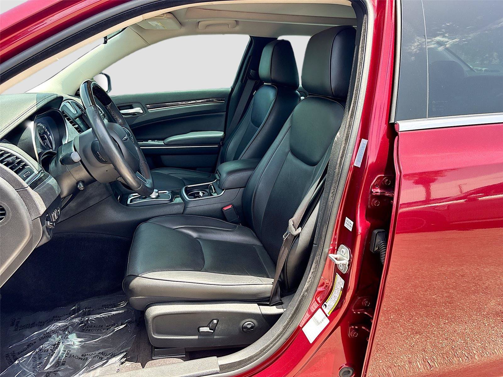Used 2018 Chrysler 300 Limited w/ Safetytec Plus Group RWD image 21