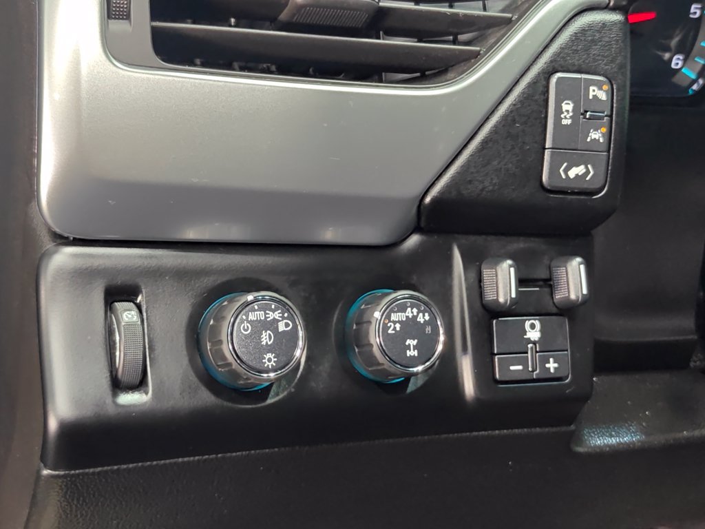 Used 2019 Chevrolet Tahoe LT w/ Luxury Package AWD/4WD image 9