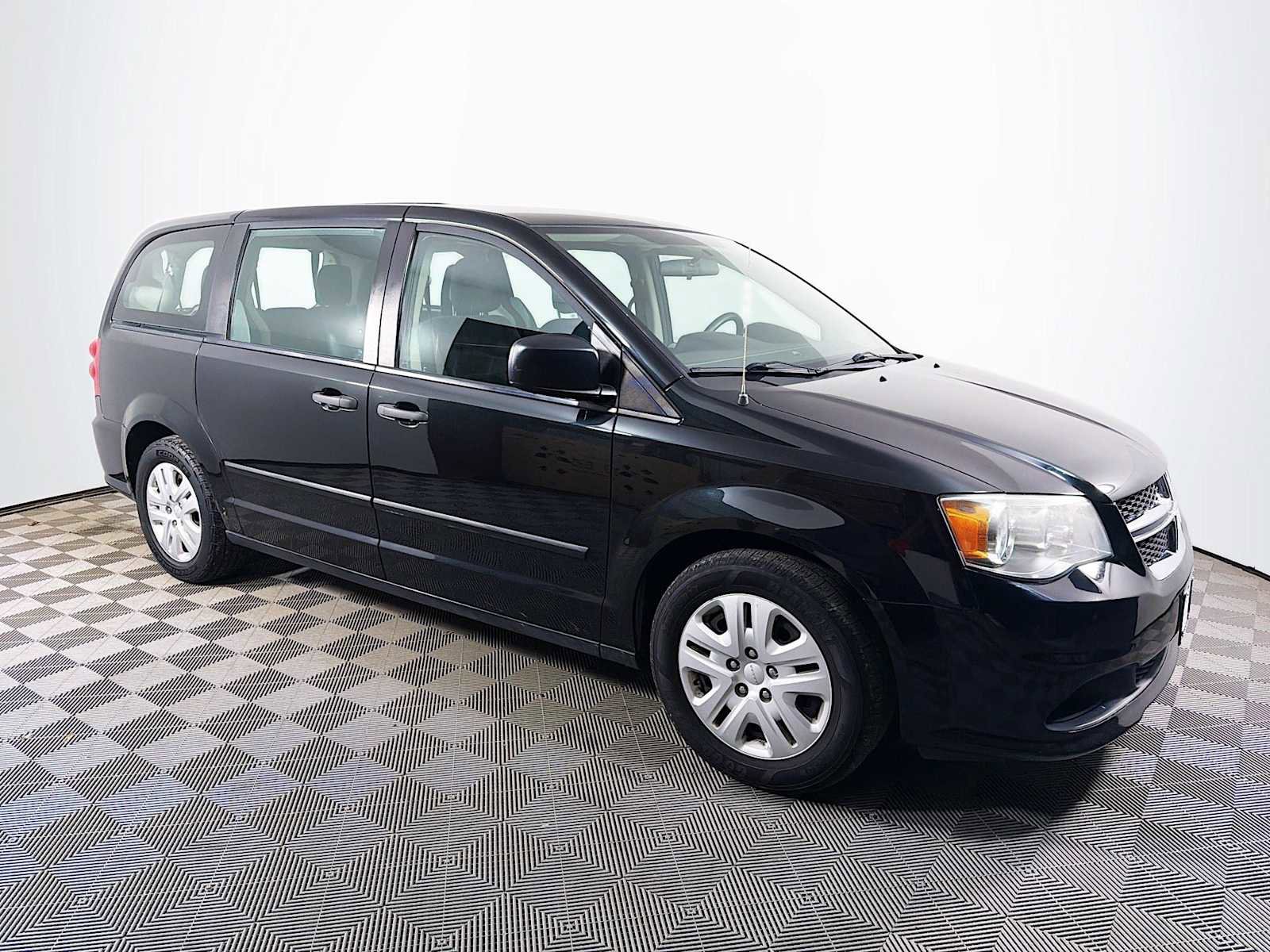 Used 2014 Dodge Grand Caravan American Value Package image 3