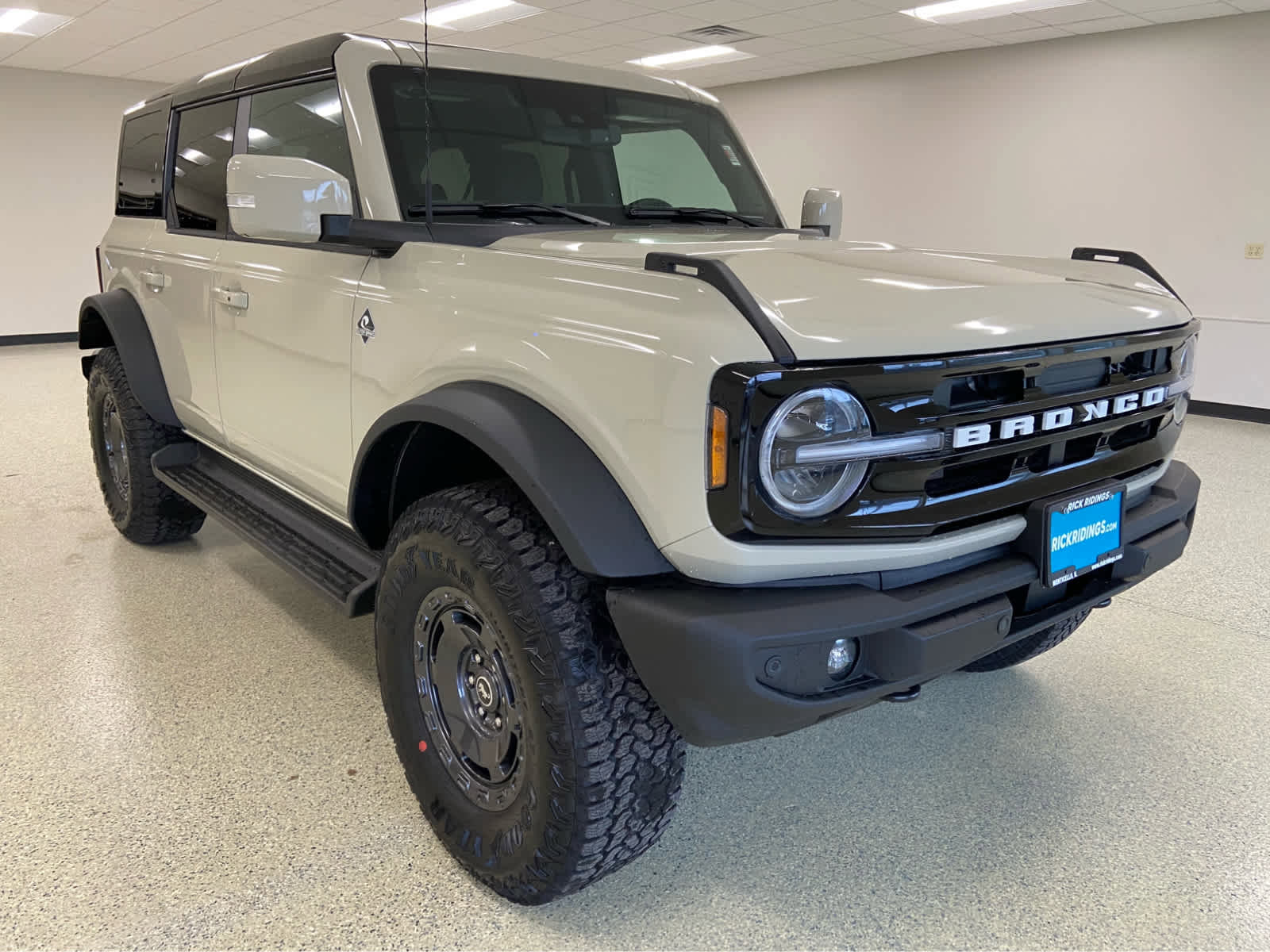 New 2025 Ford Bronco Outer Banks w/ Sasquatch Package image 4
