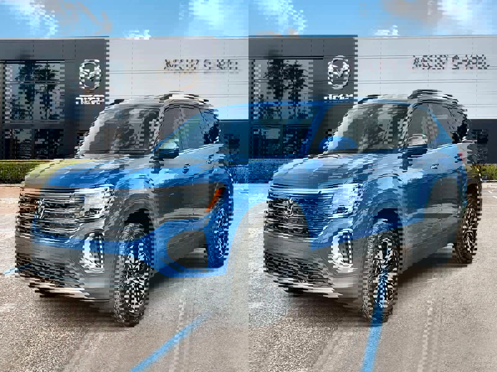 Used 2025 Volkswagen Atlas SE image 1