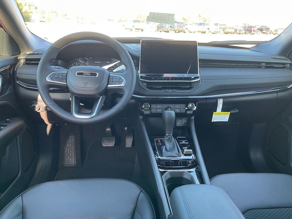 New 2026 Jeep Compass Latitude image 10