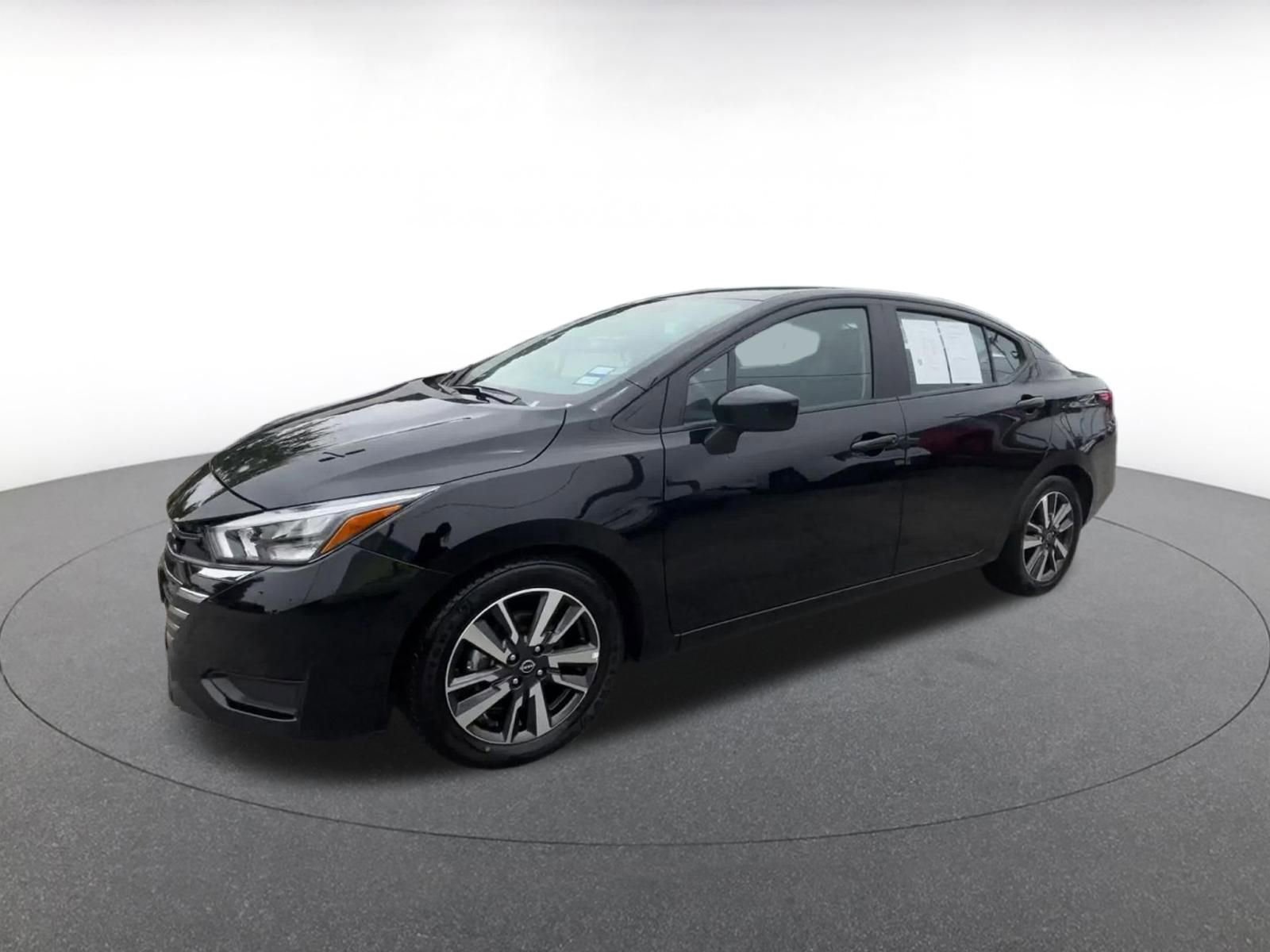 Used 2025 Nissan Versa SV FWD image 8