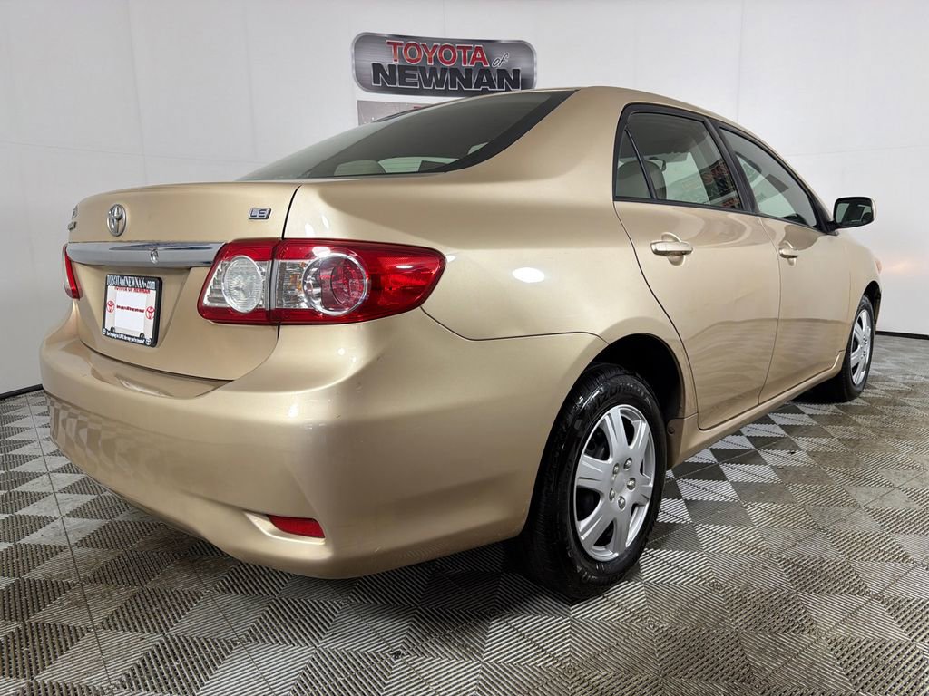 Used 2011 Toyota Corolla LE FWD image 3