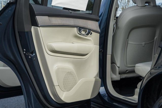 New 2026 Volvo XC90 B6 Ultra w/ Protection Package image 38