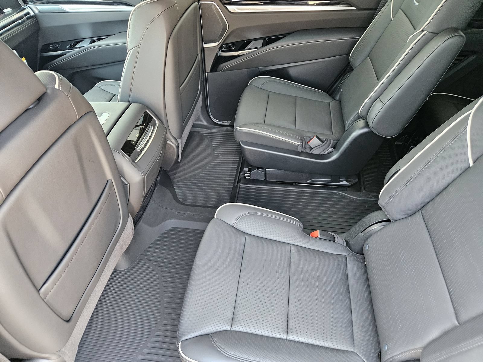 New 2026 Cadillac Escalade Sport w/ Touring Package AWD/4WD image 28