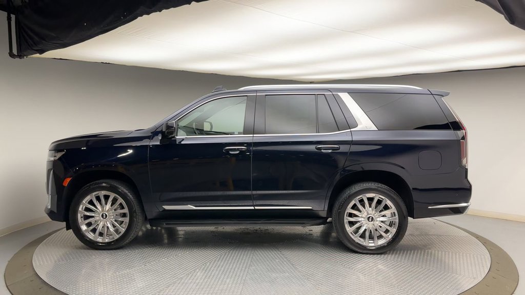 Used 2023 Cadillac Escalade Premium Luxury AWD/4WD image 5