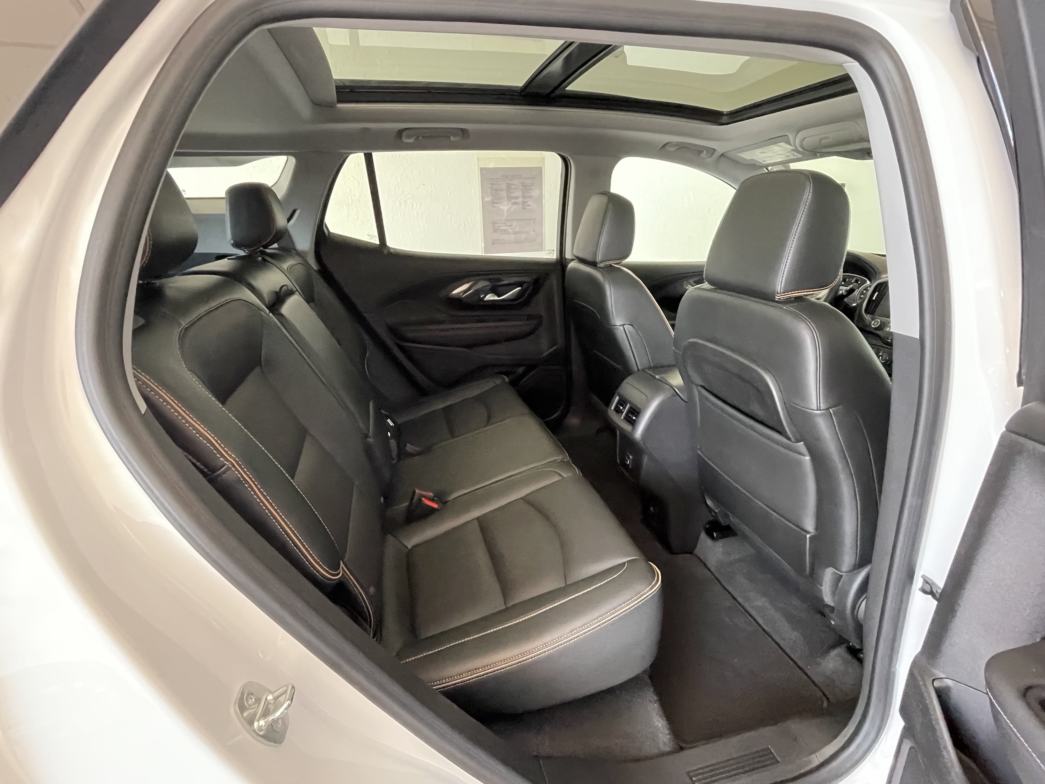 Certified 2024 GMC Terrain AT4 w/ Infotainment Package II AWD/4WD image 15
