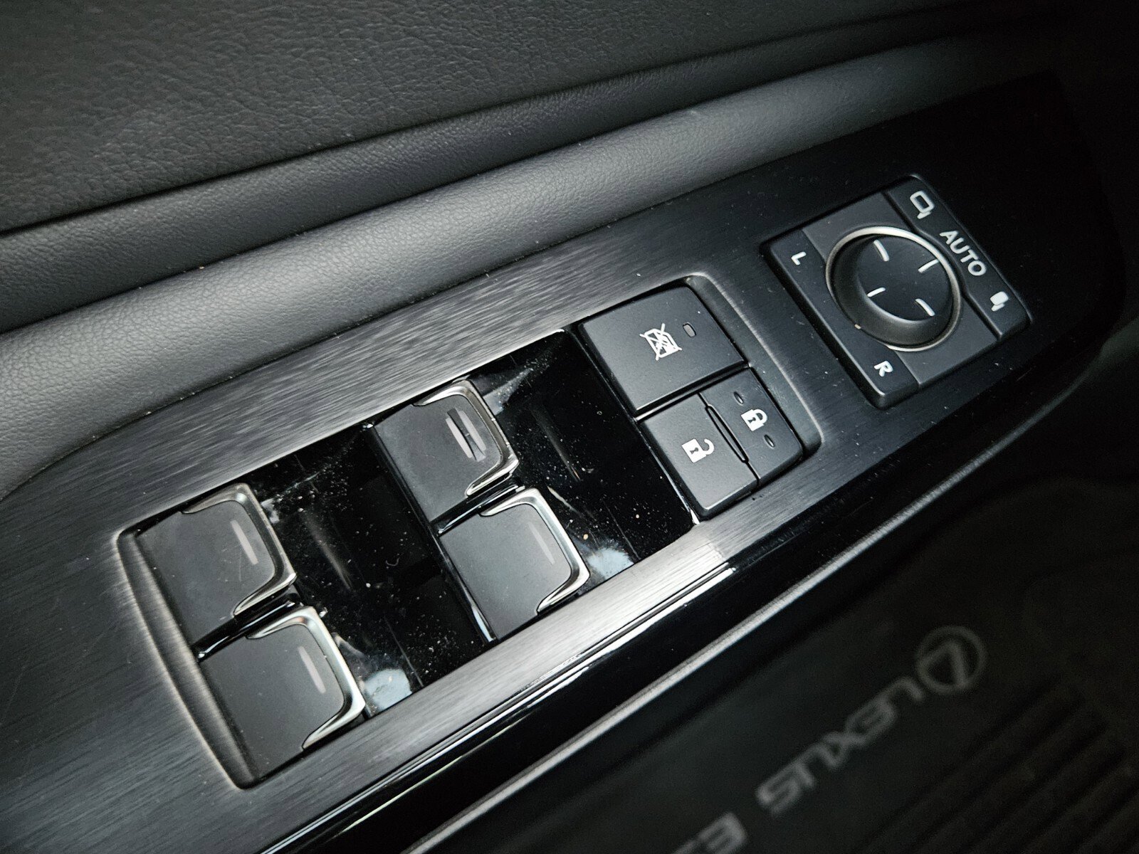 Certified 2024 Lexus ES 350 F Sport w/ Accessory Package (Z2) FWD image 32