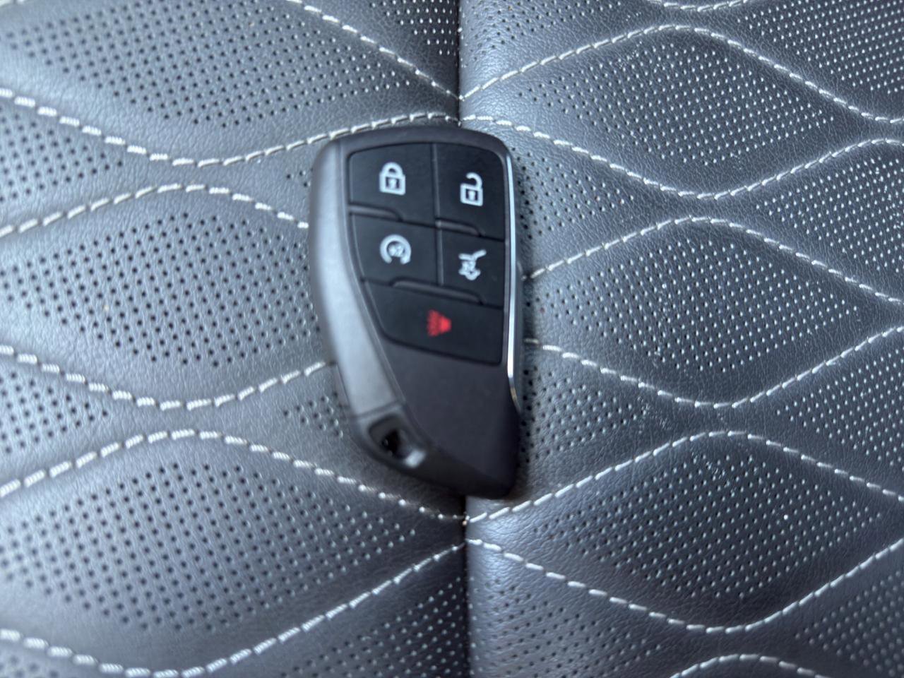 Used 2023 Buick Envision Avenir AWD/4WD image 29