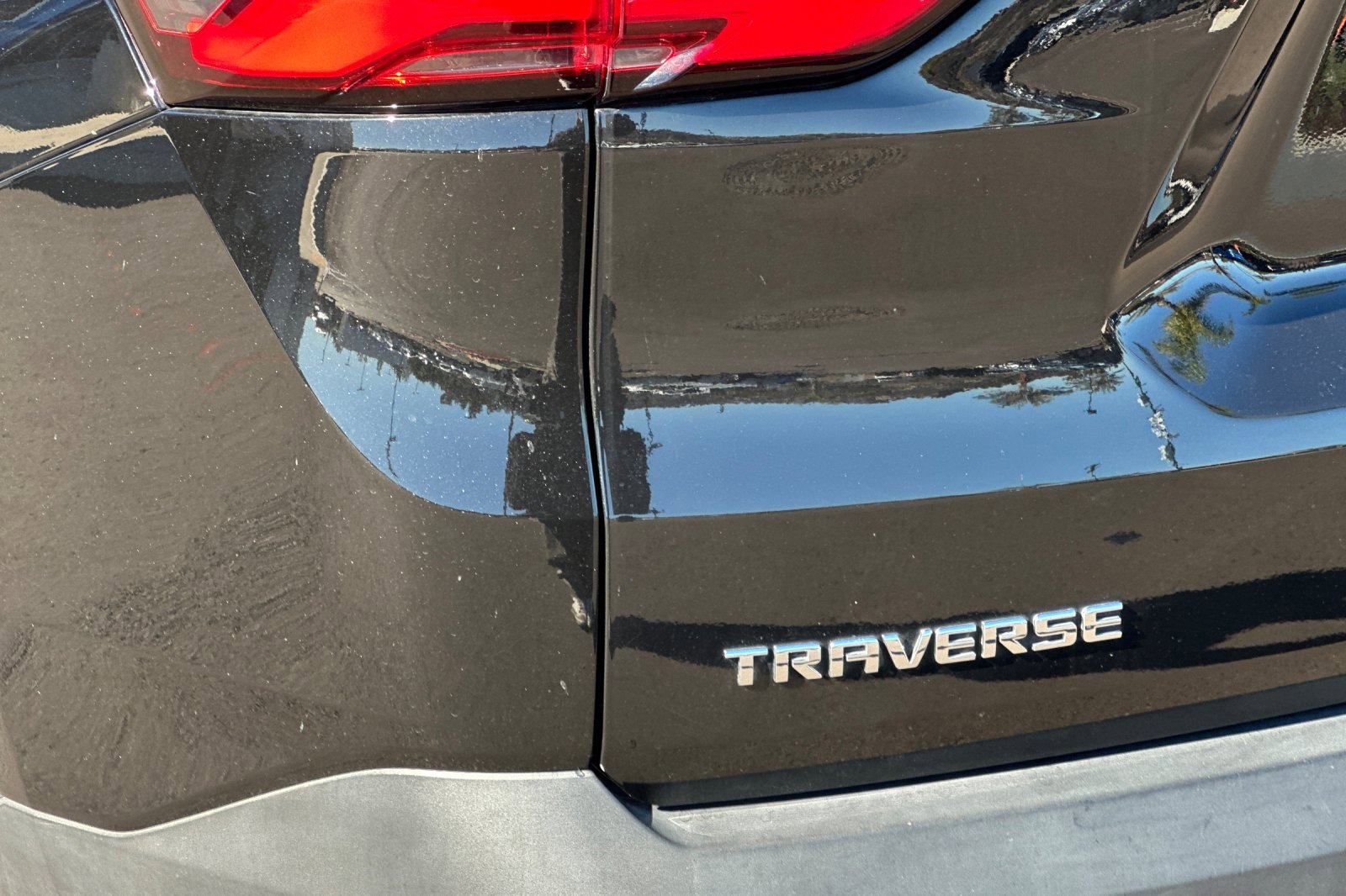 Certified 2023 Chevrolet Traverse LS w/ LPO, Cargo Package image 38