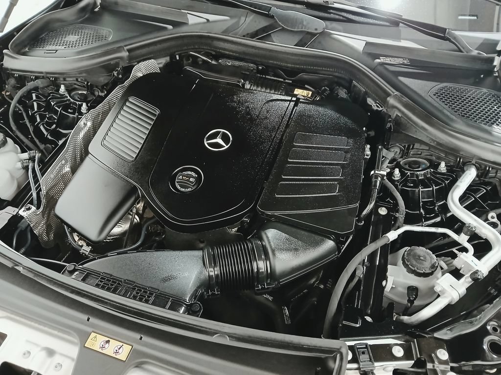 Used 2023 Mercedes-Benz GLC 300 4MATIC w/ Exclusive Trim Package image 34