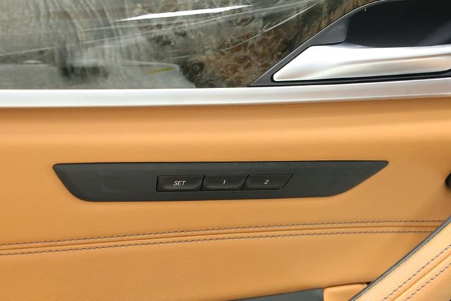 Used 2023 BMW 540i w/ Convenience Package image 34