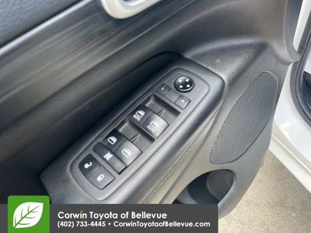 Used 2019 Jeep Grand Cherokee Altitude AWD/4WD image 19