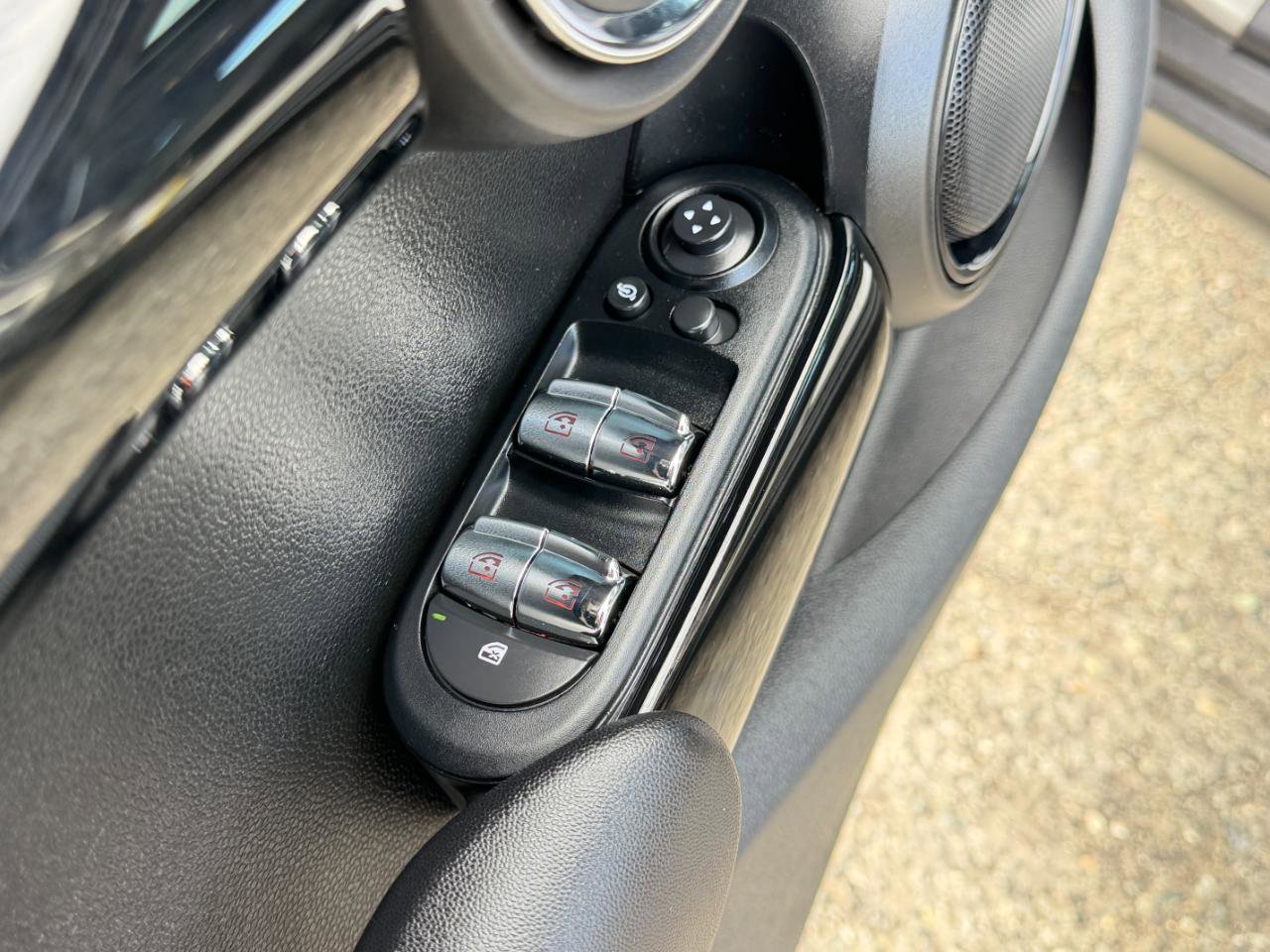 Used 2019 MINI Cooper S w/ Premium Package FWD image 16