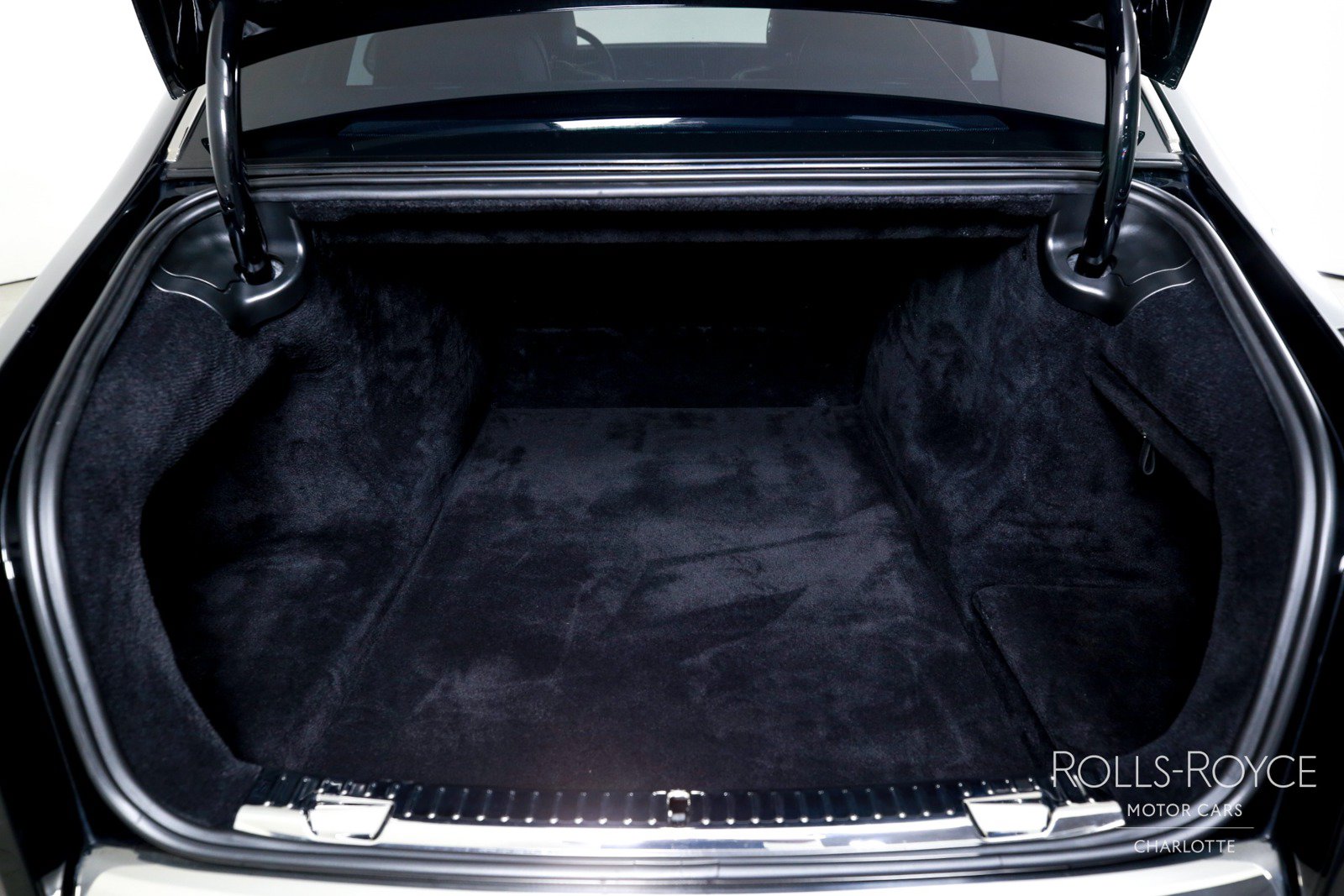 Used 2020 Rolls-Royce Phantom Sedan RWD image 26