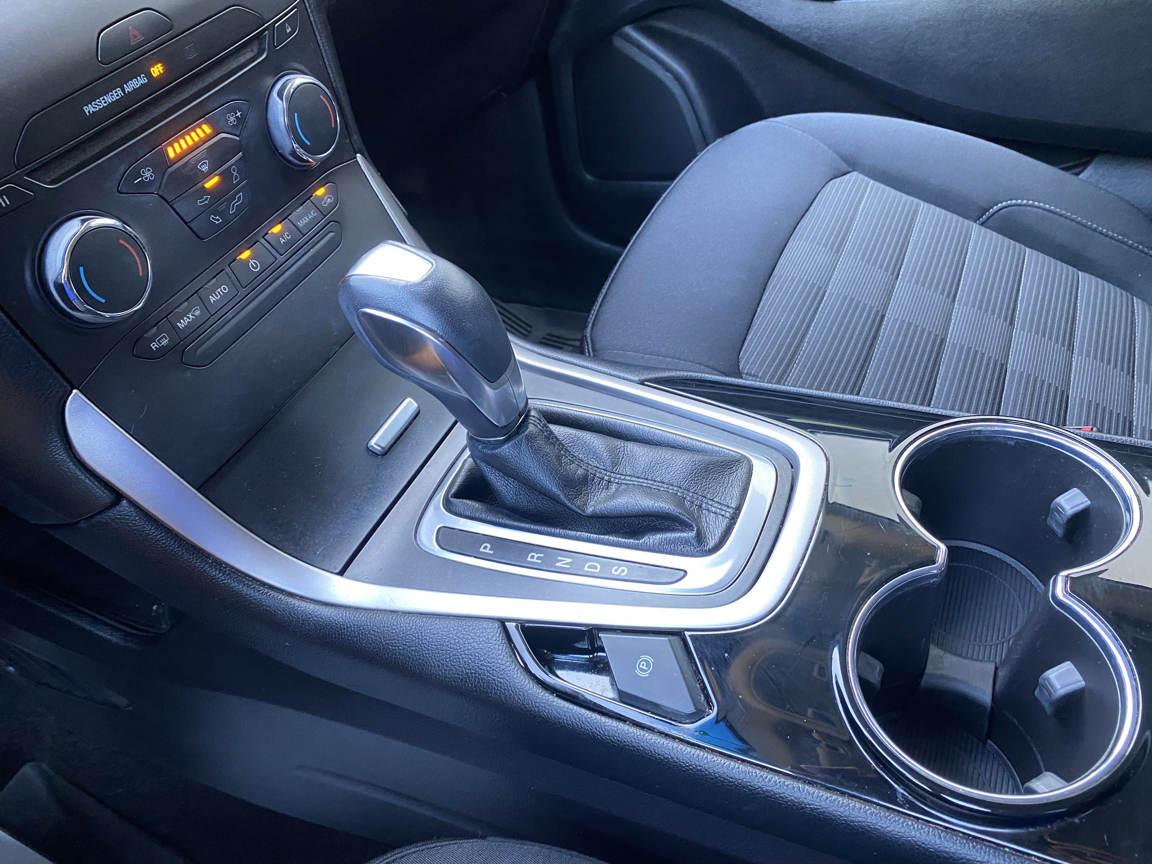 Used 2018 Ford Edge SEL FWD image 29